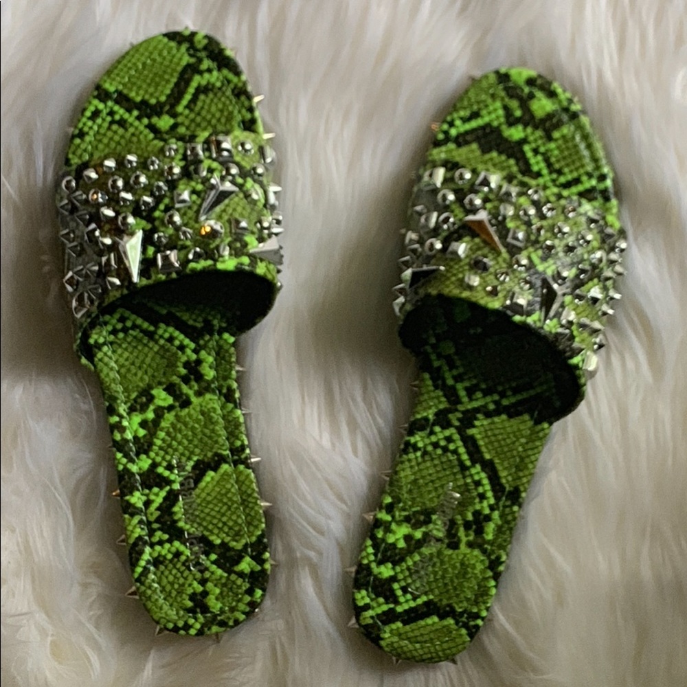 Green snake spike sandal